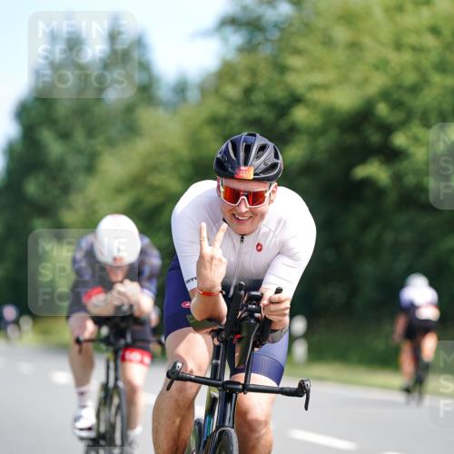 21.06.2026 - Viking Triathlon Michael Burmester http://msf.ph/oto/9886255 21.06.2026 11:26:32 Radfahren 77, 99, 141, 141, 429, 442, 462, 560, 653 meine-sportfotos.de