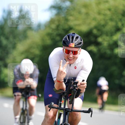 21.06.2026 - Viking Triathlon Michael Burmester http://msf.ph/oto/9886263 21.06.2026 11:26:32 Radfahren 77, 99, 141, 141, 429, 442, 462, 560, 653 meine-sportfotos.de