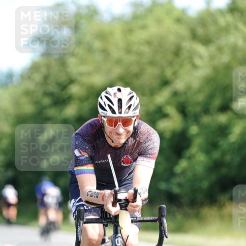 21.06.2026 - Viking Triathlon Michael Burmester http://msf.ph/oto/9886305 21.06.2026 11:26:36 Radfahren 77, 99, 141, 141, 387, 429, 442, 462, 560, 653 meine-sportfotos.de