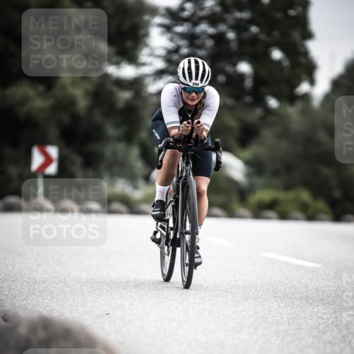 21.06.2026 - 29. Vierlanden-Triathlon H.Heesch http://msf.ph/oto/9886335 21.06.2026 10:40:39 Radfahren 151, 280 meine-sportfotos.de