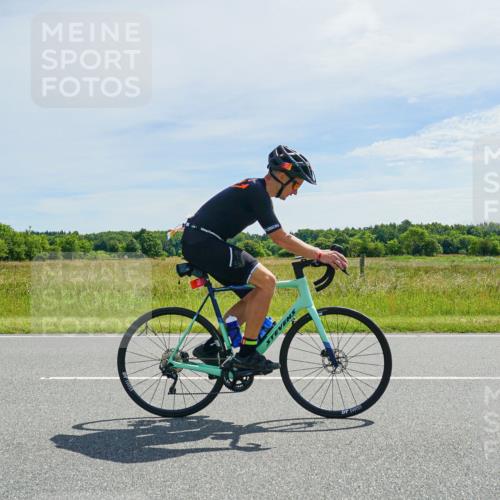 21.06.2026 - Viking Triathlon Michael Burmester http://msf.ph/oto/9886337 21.06.2026 11:48:01 Radfahren 37, 185, 189, 378, 427, 474, 559, 578, 601 meine-sportfotos.de