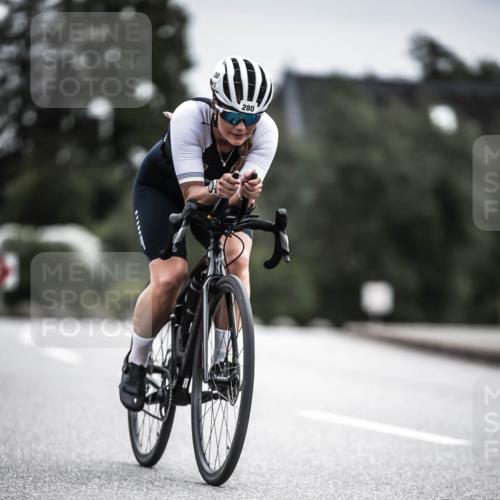 21.06.2026 - 29. Vierlanden-Triathlon H.Heesch http://msf.ph/oto/9886365 21.06.2026 10:40:39 Radfahren 151, 280 meine-sportfotos.de