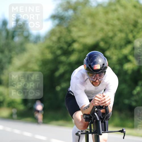 21.06.2026 - Viking Triathlon Michael Burmester http://msf.ph/oto/9886383 21.06.2026 11:26:58 Radfahren 41, 44, 63, 65, 74, 74, 94, 103, 111, 162, 163, 211, 266, 270, 275, 344, 348, 387, 411, 460, 484, 522, 569, 608, 651, 668 meine-sportfotos.de