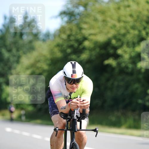 21.06.2026 - Viking Triathlon Michael Burmester http://msf.ph/oto/9886433 21.06.2026 11:27:02 Radfahren 41, 44, 63, 65, 74, 74, 87, 94, 103, 111, 154, 162, 163, 166, 211, 227, 266, 270, 275, 344, 348, 411, 460, 484, 522, 569, 608, 651, 668 meine-sportfotos.de