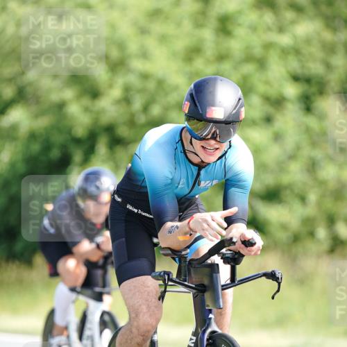 21.06.2026 - Viking Triathlon Michael Burmester http://msf.ph/oto/9886618 21.06.2026 11:27:21 Radfahren 44, 74, 87, 111, 154, 163, 166, 227, 275, 411, 417, 484, 522, 567, 649, 651, 665 meine-sportfotos.de
