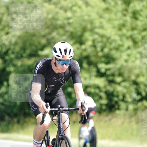 21.06.2026 - Viking Triathlon Michael Burmester http://msf.ph/oto/9886665 21.06.2026 11:27:39 Radfahren 122, 301, 315, 357, 357, 417, 417, 438, 450, 513, 567, 670 meine-sportfotos.de