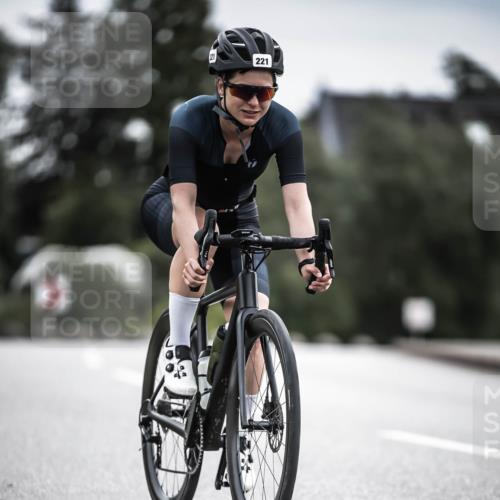 21.06.2026 - 29. Vierlanden-Triathlon H.Heesch http://msf.ph/oto/9886678 21.06.2026 10:41:33 Radfahren 221, 295, 397 meine-sportfotos.de