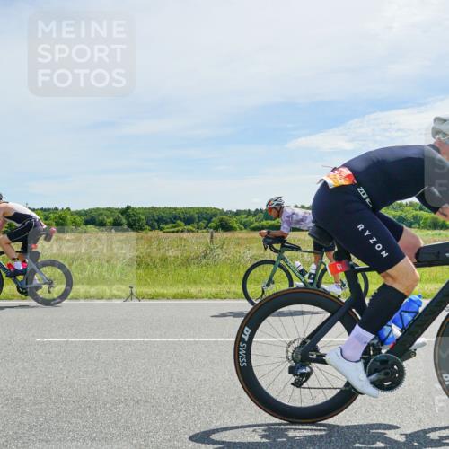 21.06.2026 - Viking Triathlon Michael Burmester http://msf.ph/oto/9886745 21.06.2026 11:52:04 Radfahren 61, 77, 80, 80, 141, 359, 410, 423, 491, 550, 636 meine-sportfotos.de