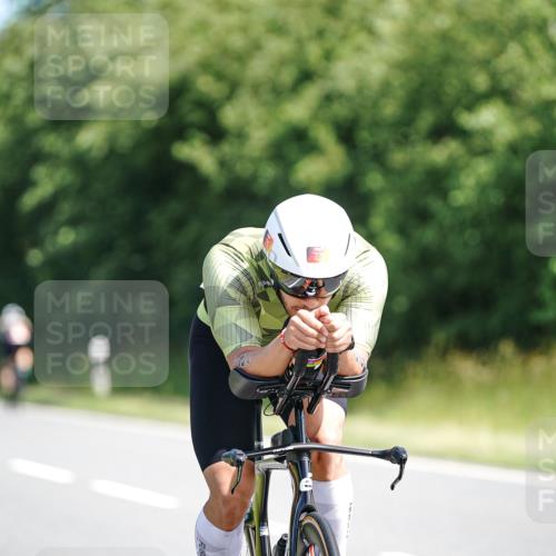 21.06.2026 - Viking Triathlon Michael Burmester http://msf.ph/oto/9886758 21.06.2026 11:29:58 Radfahren 27, 34, 45, 125, 127, 150, 167, 188, 220, 300, 327, 333, 340, 356, 464, 519, 601, 610, 615, 646, 656, 663 meine-sportfotos.de