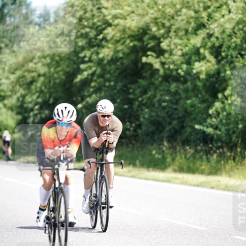 21.06.2026 - Viking Triathlon Michael Burmester http://msf.ph/oto/9886815 21.06.2026 11:30:02 Radfahren 27, 34, 45, 125, 127, 167, 188, 220, 300, 327, 333, 340, 356, 464, 519, 601, 610, 615, 646, 647, 656, 663 meine-sportfotos.de