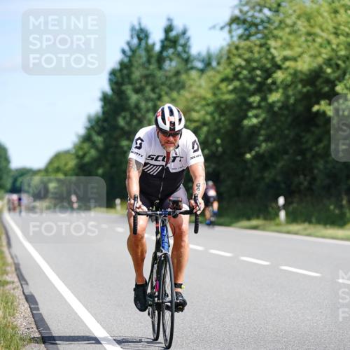 21.06.2026 - Viking Triathlon Michael Burmester http://msf.ph/oto/9886999 21.06.2026 11:30:19 Radfahren 27, 127, 175, 229, 333, 405, 610, 646, 647, 647 meine-sportfotos.de