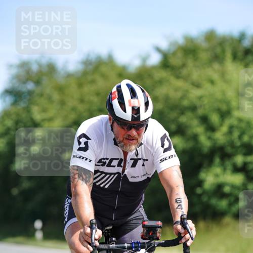 21.06.2026 - Viking Triathlon Michael Burmester http://msf.ph/oto/9887015 21.06.2026 11:30:20 Radfahren 27, 127, 175, 229, 333, 405, 610, 646, 647, 647 meine-sportfotos.de