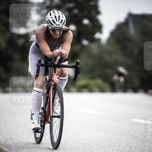 21.06.2026 - 29. Vierlanden-Triathlon H.Heesch http://msf.ph/oto/9887029 21.06.2026 10:43:01 Radfahren 122, 157, 273 meine-sportfotos.de