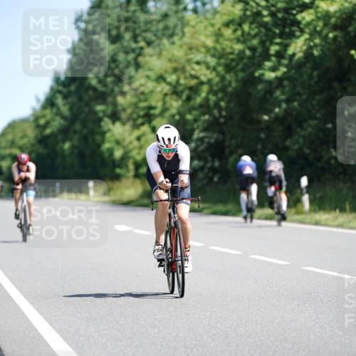 21.06.2026 - Viking Triathlon Michael Burmester http://msf.ph/oto/9887108 21.06.2026 11:30:58 Radfahren 104, 152, 393, 410, 489, 492, 493 meine-sportfotos.de