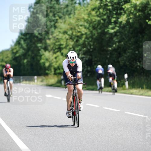 21.06.2026 - Viking Triathlon Michael Burmester http://msf.ph/oto/9887117 21.06.2026 11:30:58 Radfahren 104, 152, 393, 410, 489, 492, 493 meine-sportfotos.de