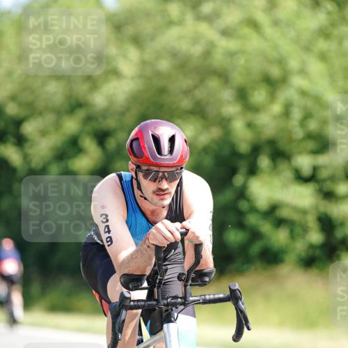 21.06.2026 - Viking Triathlon Michael Burmester http://msf.ph/oto/9887159 21.06.2026 11:31:02 Radfahren 104, 152, 393, 410, 489, 492, 493 meine-sportfotos.de