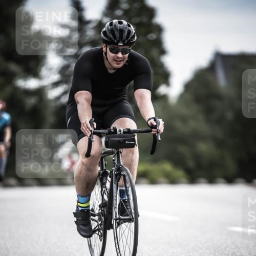 21.06.2026 - 29. Vierlanden-Triathlon H.Heesch http://msf.ph/oto/9887161 21.06.2026 10:43:12 Radfahren 19, 54, 167, 259, 260, 392, 443, 448, 467 meine-sportfotos.de