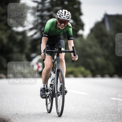 21.06.2026 - 29. Vierlanden-Triathlon H.Heesch http://msf.ph/oto/9887215 21.06.2026 10:43:16 Radfahren 19, 54, 96, 167, 259, 260, 392, 443, 447, 448, 467 meine-sportfotos.de