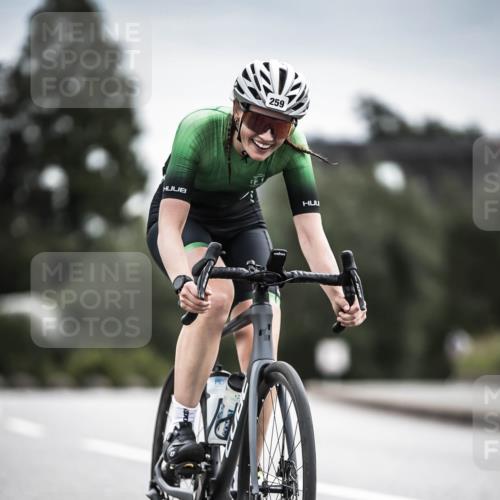 21.06.2026 - 29. Vierlanden-Triathlon H.Heesch http://msf.ph/oto/9887238 21.06.2026 10:43:17 Radfahren 19, 54, 96, 167, 259, 260, 392, 443, 447, 448, 467 meine-sportfotos.de