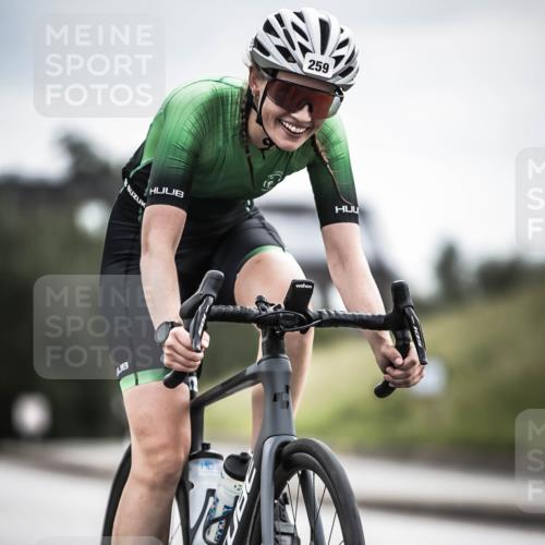 21.06.2026 - 29. Vierlanden-Triathlon H.Heesch http://msf.ph/oto/9887262 21.06.2026 10:43:17 Radfahren 19, 54, 96, 167, 259, 260, 392, 443, 447, 448, 467 meine-sportfotos.de