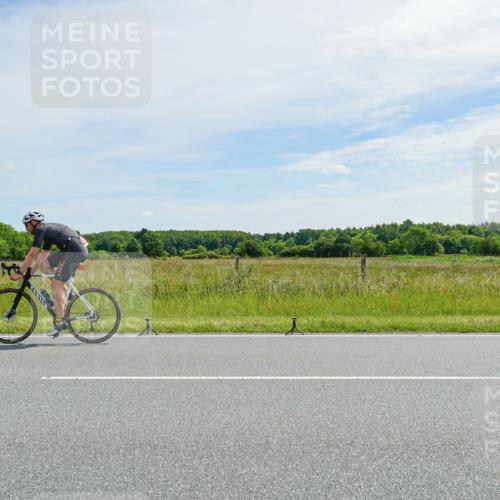 21.06.2026 - Viking Triathlon Michael Burmester http://msf.ph/oto/9887291 21.06.2026 11:56:25 Radfahren 18, 131, 321, 334, 341, 405, 432, 436, 436, 470, 506, 533 meine-sportfotos.de