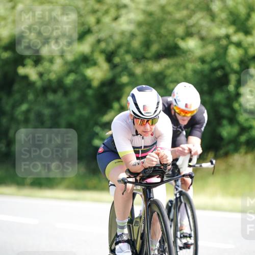 21.06.2026 - Viking Triathlon Michael Burmester http://msf.ph/oto/9887304 21.06.2026 11:32:49 Radfahren 33, 71, 107, 114, 137, 151, 233, 243, 248, 392, 398, 414, 415, 447, 550, 574, 627, 627, 636, 637, 641 meine-sportfotos.de