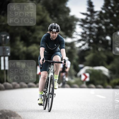 21.06.2026 - 29. Vierlanden-Triathlon H.Heesch http://msf.ph/oto/9887306 21.06.2026 10:43:36 Radfahren 103, 224, 230 meine-sportfotos.de