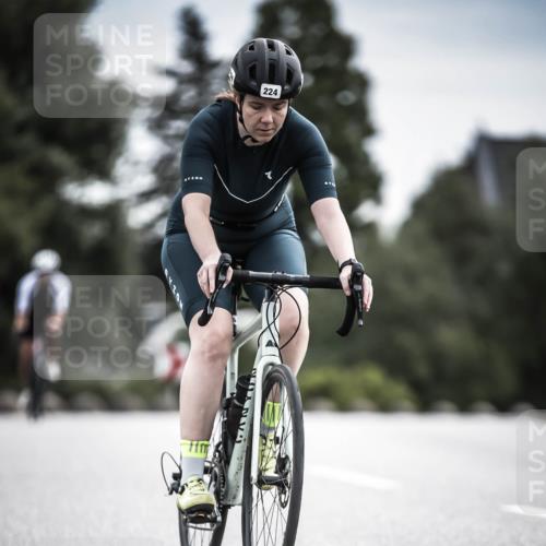 21.06.2026 - 29. Vierlanden-Triathlon H.Heesch http://msf.ph/oto/9887344 21.06.2026 10:43:36 Radfahren 103, 224, 230 meine-sportfotos.de