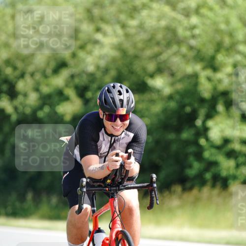 21.06.2026 - Viking Triathlon Michael Burmester http://msf.ph/oto/9887449 21.06.2026 11:33:11 Radfahren 69, 85, 107, 137, 243, 265, 274, 339, 377, 389, 403, 421, 423, 452, 457, 497, 516, 520, 521, 574 meine-sportfotos.de