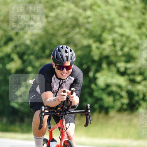 21.06.2026 - Viking Triathlon Michael Burmester http://msf.ph/oto/9887458 21.06.2026 11:33:11 Radfahren 69, 85, 107, 137, 243, 265, 274, 339, 377, 389, 403, 421, 423, 452, 457, 497, 516, 520, 521, 574 meine-sportfotos.de