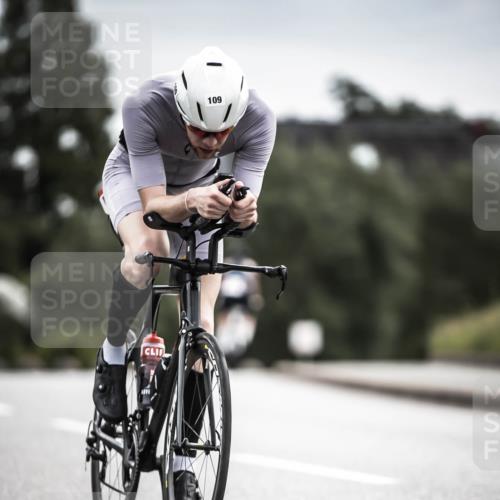 21.06.2026 - 29. Vierlanden-Triathlon H.Heesch http://msf.ph/oto/9887461 21.06.2026 10:44:05 Radfahren 50, 109, 220, 228, 245, 290, 357, 359 meine-sportfotos.de