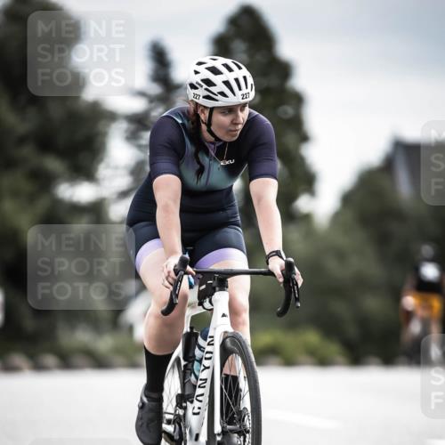 21.06.2026 - 29. Vierlanden-Triathlon H.Heesch http://msf.ph/oto/9887605 21.06.2026 10:44:33 Radfahren 173, 227, 399 meine-sportfotos.de