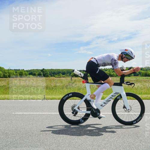 21.06.2026 - Viking Triathlon Michael Burmester http://msf.ph/oto/9887610 21.06.2026 12:01:05 Radfahren 30, 43, 82, 155, 170, 260, 260, 317, 323, 343, 366, 391, 548, 554, 555 meine-sportfotos.de