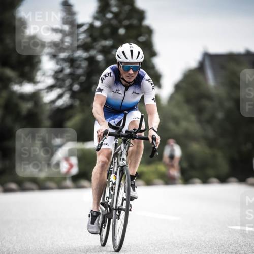 21.06.2026 - 29. Vierlanden-Triathlon H.Heesch http://msf.ph/oto/9887621 21.06.2026 10:44:43 Radfahren 25, 34, 59, 121, 191, 248, 261, 452, 474 meine-sportfotos.de