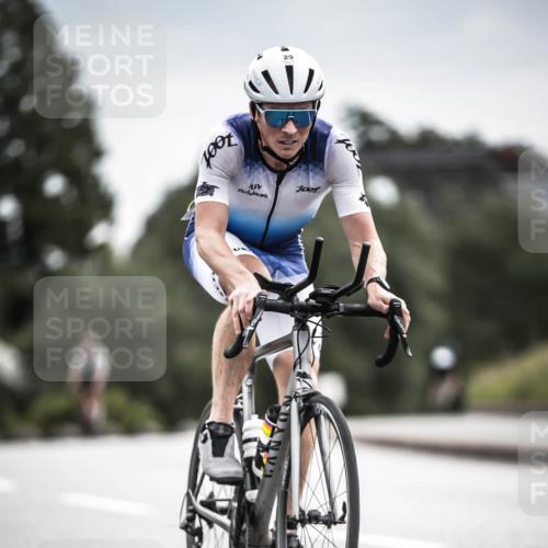 21.06.2026 - 29. Vierlanden-Triathlon H.Heesch http://msf.ph/oto/9887639 21.06.2026 10:44:44 Radfahren 25, 34, 59, 121, 191, 248, 261, 452, 474 meine-sportfotos.de