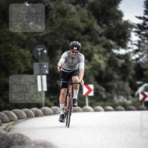 21.06.2026 - 29. Vierlanden-Triathlon H.Heesch http://msf.ph/oto/9887653 21.06.2026 10:44:49 Radfahren 34, 59, 121, 191, 261, 419, 452, 474 meine-sportfotos.de