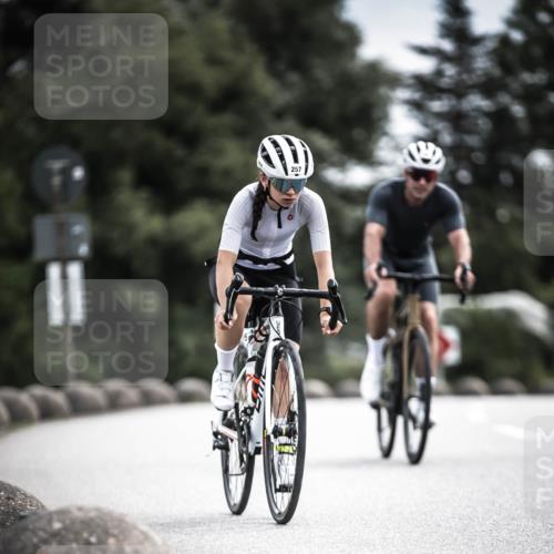 21.06.2026 - 29. Vierlanden-Triathlon H.Heesch http://msf.ph/oto/9887732 21.06.2026 10:45:12 Radfahren 37, 88, 257, 271, 428 meine-sportfotos.de