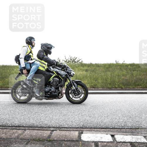 21.06.2026 - 29. Vierlanden-Triathlon H.Heesch http://msf.ph/oto/9895602 21.06.2026 09:37:59 Radfahren 2, 156, 240 meine-sportfotos.de