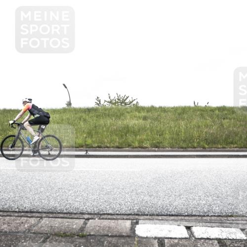 21.06.2026 - 29. Vierlanden-Triathlon H.Heesch http://msf.ph/oto/9895626 21.06.2026 09:47:20 Radfahren 291 meine-sportfotos.de