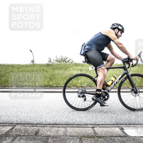 21.06.2026 - 29. Vierlanden-Triathlon H.Heesch http://msf.ph/oto/9895654 21.06.2026 09:51:10 Radfahren 15, 244 meine-sportfotos.de