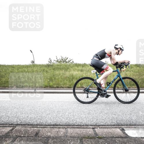 21.06.2026 - 29. Vierlanden-Triathlon H.Heesch http://msf.ph/oto/9895681 21.06.2026 10:00:12 Radfahren 217, 230, 380 meine-sportfotos.de
