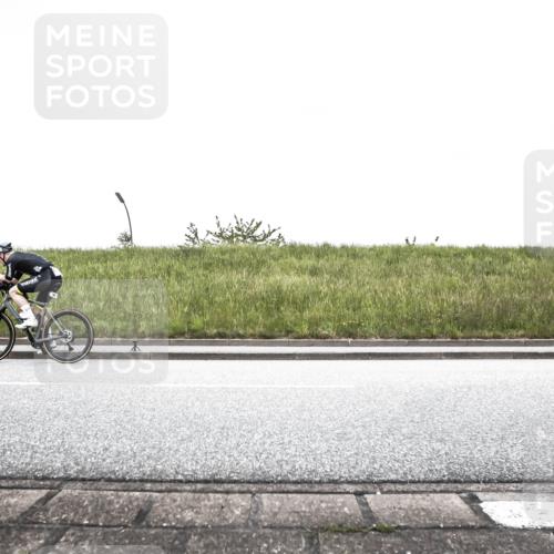 21.06.2026 - 29. Vierlanden-Triathlon H.Heesch http://msf.ph/oto/9895694 21.06.2026 10:01:12 Radfahren 40, 43, 274, 300, 382, 390 meine-sportfotos.de