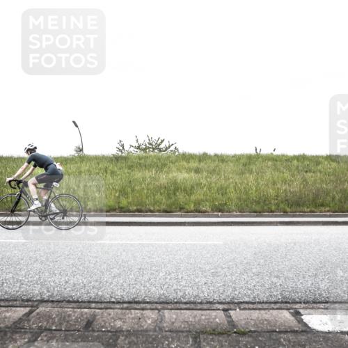 21.06.2026 - 29. Vierlanden-Triathlon H.Heesch http://msf.ph/oto/9895699 21.06.2026 10:03:19 Radfahren 39, 96, 236 meine-sportfotos.de