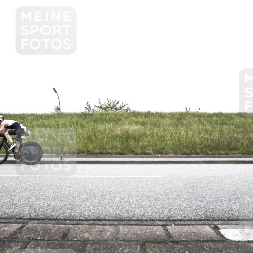 21.06.2026 - 29. Vierlanden-Triathlon H.Heesch http://msf.ph/oto/9895726 21.06.2026 10:15:34 Radfahren 49, 98, 127, 172, 193, 240, 1354 meine-sportfotos.de