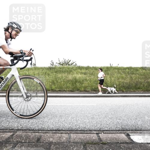 21.06.2026 - 29. Vierlanden-Triathlon H.Heesch http://msf.ph/oto/9895733 21.06.2026 10:16:33 Radfahren 83, 249, 392, 409, 417 meine-sportfotos.de