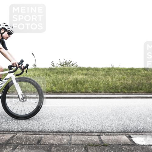 21.06.2026 - 29. Vierlanden-Triathlon H.Heesch http://msf.ph/oto/9895746 21.06.2026 10:18:17 Radfahren 105, 124, 279 meine-sportfotos.de