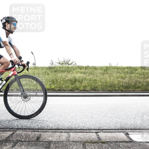 21.06.2026 - 29. Vierlanden-Triathlon H.Heesch http://msf.ph/oto/9895833 21.06.2026 10:47:45 Radfahren 32, 38, 252, 393, 411 meine-sportfotos.de
