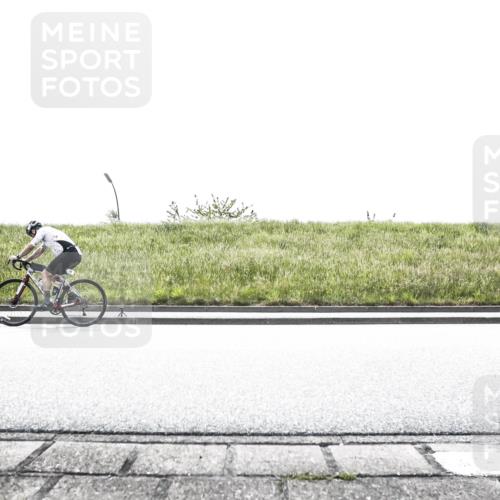 21.06.2026 - 29. Vierlanden-Triathlon H.Heesch http://msf.ph/oto/9895907 21.06.2026 10:51:54 Radfahren 18, 44, 75, 105, 279 meine-sportfotos.de