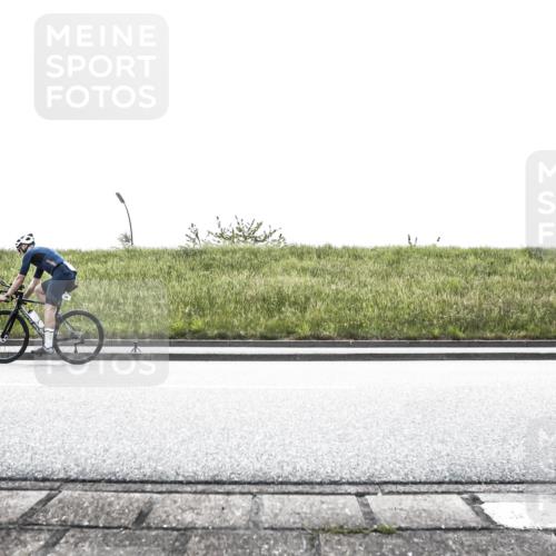 21.06.2026 - 29. Vierlanden-Triathlon H.Heesch http://msf.ph/oto/9895953 21.06.2026 10:55:15 Radfahren 98, 204 meine-sportfotos.de