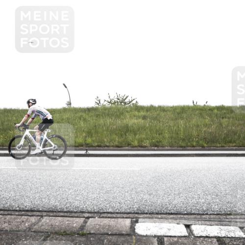 21.06.2026 - 29. Vierlanden-Triathlon H.Heesch http://msf.ph/oto/9896030 21.06.2026 09:38:36 Radfahren 114, 168, 256 meine-sportfotos.de